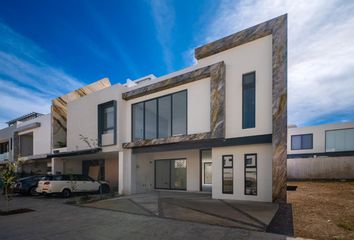 Casa en condominio en  Soare 3 - Coto Altanza, Paseo Solares, Solares Residencial, Zapopan, Jalisco, México