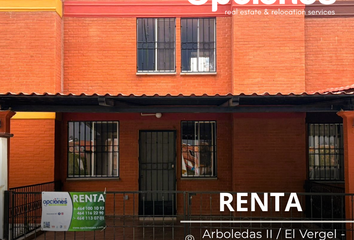 Casa en  Fraccionamiento Arboledas 2 De Ciudad Bajío, Cam. A Mancera Sm Km 4, Fraccionamiento Las Arboledas Ii De Ciudad Bajio, Salamanca, Guanajuato, México