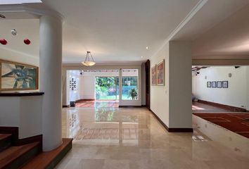 Casa en El Poblado, Medellín, Antioquia, Colombia