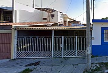 Casa en  Calle Gral. Nicanor Chavez Gaitan, Loma Bonita, Ciudad De Villa De Álvarez, Colima, México
