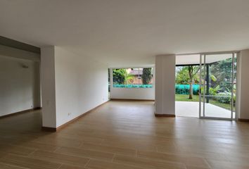 Casa en El Poblado, Medellín, Antioquia, Colombia