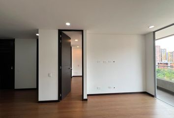 Apartamento en El Poblado, Medellín, Antioquia, Colombia