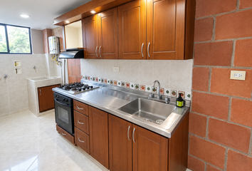 Apartment for rent in Loma de los Bernal, Medellín