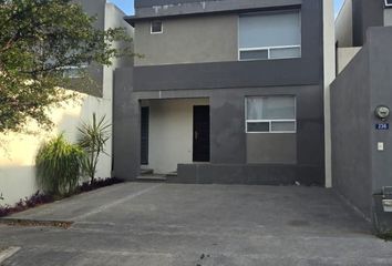 Casa en renta en Puerta de Hierro