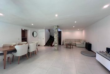 Casa en El Poblado, Medellín, Antioquia, Colombia