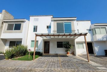 Casa en fraccionamiento en  Parque De La Castellana, Privada Segovia, Lomas De Angelópolis, Ii, San Bernardino Tlaxcalancingo, Puebla, México