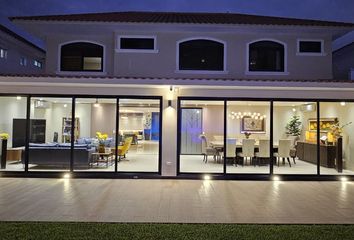Casa en  Urbanización Guayaquil Tenis, Samborondón, Ecuador
