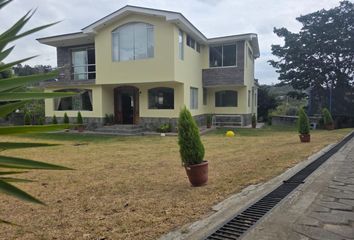Casa en  Nayón, Quito