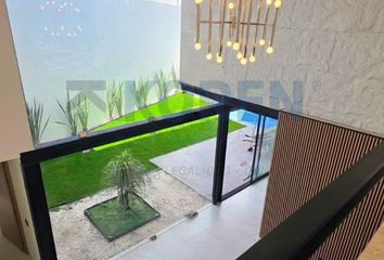 Casa en fraccionamiento en  Fraccionamiento Residencial Lombardia, Trieste, Fraccionamiento Lombardía, Irapuato, Guanajuato, México
