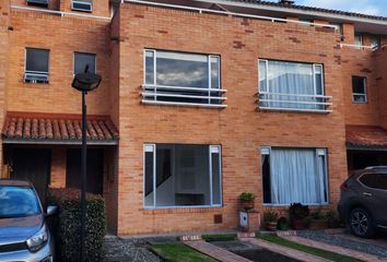 Casa en Centro Deportivo El Campincito, Calle 7, Chía, Cundinamarca, Colombia