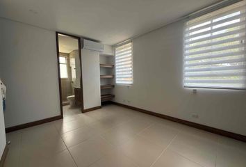 Apartamento en Conjunto Campestre Antares, Calle 16, Barrio Pance, Cali, Valle Del Cauca, Colombia