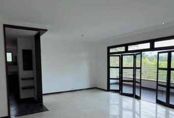 Apartment for rent in Ciudad Jardín, Cali
