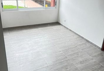 Apartamento en Conjunto Residencial Mazuren 8, Calle 152, Bogotá, Colombia