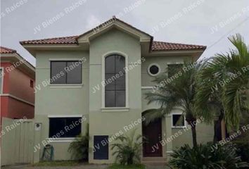 Casa en  Avenida Principal Urbanización Santa María De Casa Grande, Guayaquil, Ecuador