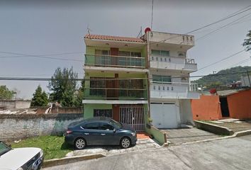 Casa en  Calle Nayarit, Progreso Macuiltepetl, Jalapa, Veracruz, México