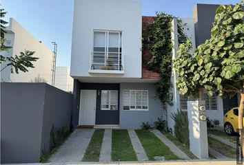 Casa en condominio en  Calle Amapola, Parques De Tesistán Iii, Tesistán, Zapopan, Jalisco, 45200, Mex