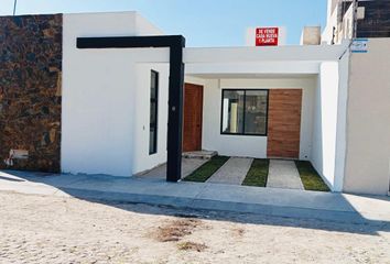 Casa en fraccionamiento en  Paseo Del Girasol, San Juan, Tequisquiapan, Querétaro, México