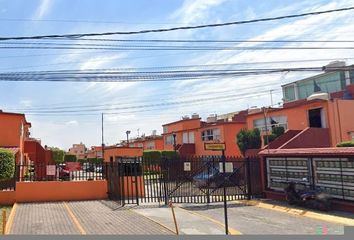 Casa en  Paseo De Los Ahuehuetes 15, Mz 054, Unidad Habitacional Valle Del Tenayo, Tlalnepantla De Baz, Estado De México, México