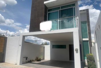 Casa en  Avenida San Isidro, Manzanares, Juriquilla, Querétaro, México
