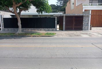 Casa en  Manuel Augusto Olaechea, Lima, Perú