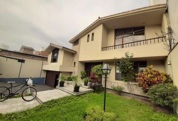 Casa en  Calle 22, San Borja, Perú