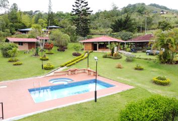 Villa-Quinta en  Colinas De Tocotá, Vía A El Carmen, Dagua, Valle Del Cauca, Colombia