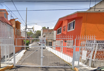 Casa en  Ejido De Los Reyes, Ex-ejido De San Francisco Culhuacan, 04420 Ciudad De México, Cdmx, México