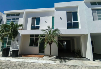 Casa en  Fraccionamiento Bugambilias, Dalias Poniente, Héroe De Nacozari, Ciudad Del Carmen, Campeche, México