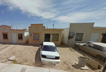 Casa en fraccionamiento en  Av. Gondamar, Lomas Altas, Mexicali, Baja California, México