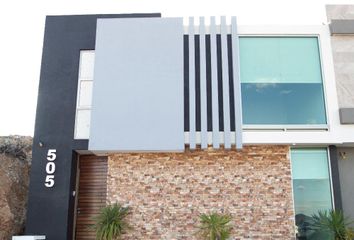 Casa en fraccionamiento en  Avenida Montaña Monarca, Morelia, Michoacán, México