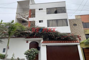 Departamento en  C. Colmenares 290, La Molina, Perú