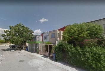 Casa en  Calle Laguna Madre, Galaxia Del Carmen Ii, Playa Del Carmen, Quintana Roo, México