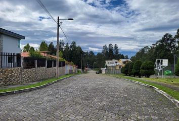 Terreno Comercial en  Urb. Profesores Escuela Politécnica Nacional, Quito, Ecuador