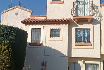 Casa en fraccionamiento en  Calabria 16, Mz 020, Villa Del Real 4ta Sección, Ojo De Agua, Estado De México, México