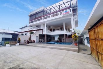 Casa en  Crucita La Bella, Calle Portoviejo, Crucita, Ecuador