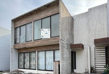Casa en fraccionamiento en  Álika Residencial, Avenida Las Garzas, Fraccionamiento Geovillas Los Pinos, Veracruz, México
