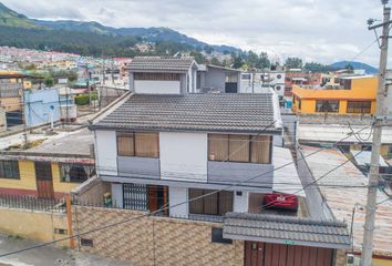 Casa en  Calle El Paso 1-89, Quito, Ecu