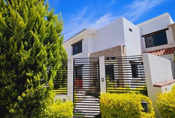 Casa en fraccionamiento en  Circuito Del Pedregal 126, Trojes Del Pedregal, El Llano, Aguascalientes, México