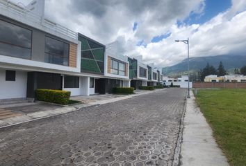 Casa en  Av. Mariano Acosta, Ibarra, Ecuador