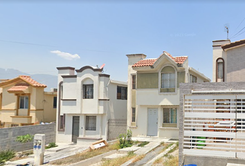 Casa en  Fraccionamiento Golfo De Tehuantepec, Misión De Las Villas, Santa Catarina, Nuevo León, México