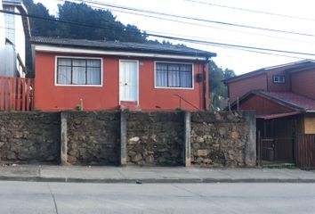 Casa en  Los Almendros 122, Tome, Tomé, Chile