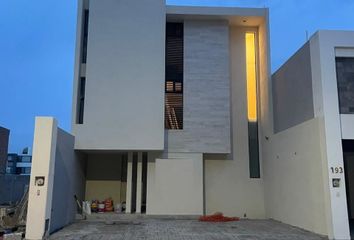 Casa en fraccionamiento en  Privada San Angel V, Avenida Horizontes Itálicos, San Luis Potosí, México