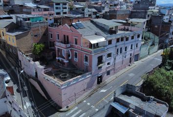 Casa en  Calle Cotopaxi 2-25, Quito, Ecu