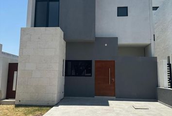 Casa en fraccionamiento en  Fraccionamiento La Cima, Anillo Vial Fray Junípero Serra, El Refugio, Santiago De Querétaro, Querétaro, México