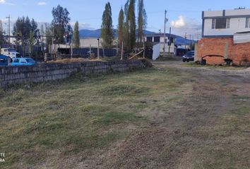 Terreno Comercial en  Avenida Córdova Galarza, Cayambe, Ecuador