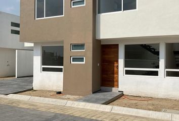 Casa en condominio en  Altea Residencial, Loma Bonita Sm Del, Santiago Tlacotepec, Toluca De Lerdo, Estado De México, México