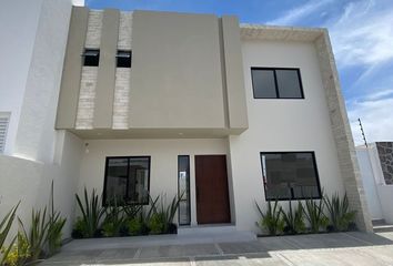 Casa en  Lomas De Juriquilla, Misión De San Francisco, Fracc. Lomas De Juriquilla, Santa Rosa Jáuregui, Querétaro, México