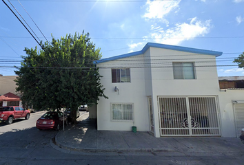 Casa en  Calle Carlos Orozco Romero, Residencial El Roble 7 Sector, San Nicolás De Los Garza, Nuevo León, México