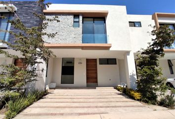 Casa en condominio en  Capital Norte, Avenida Guadalajara, Hogares De Nuevo México, Nuevo México, Jalisco, México