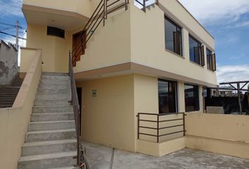Casa en  Isla Genovesa, Latacunga, Ecu